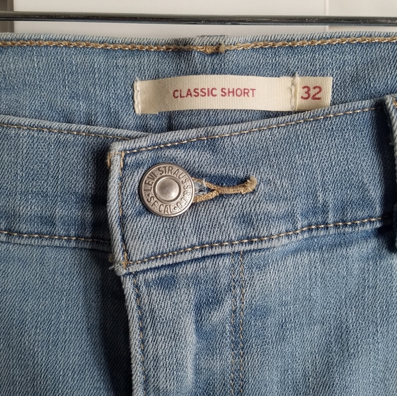 LEVI'S Light Wash High Rise Classic Short Embroidered Floral 32 - Picture 4 of 4